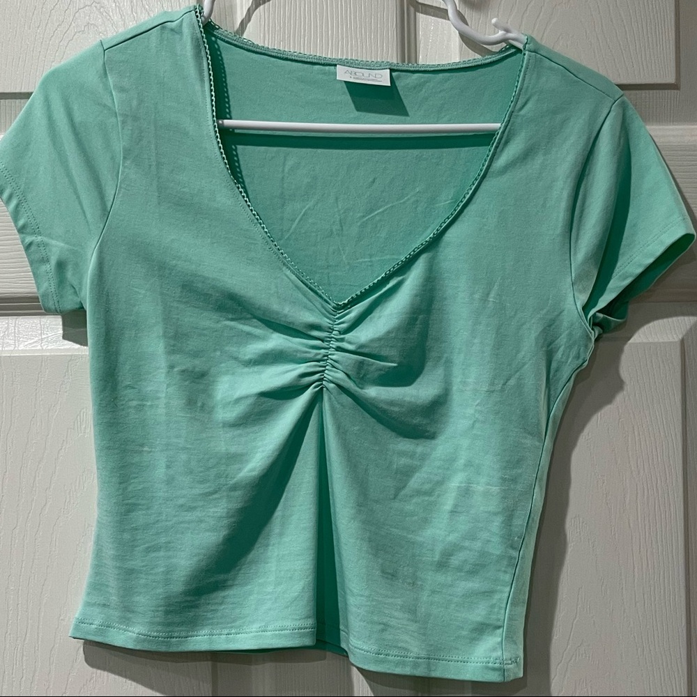 NWT Abound plunge neck crop top
